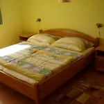 Katalin Apartmanhaz Apartment *