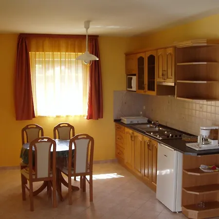 דירה Katalin Apartmanhaz