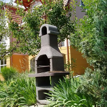 Katalin Apartmanhaz דירה