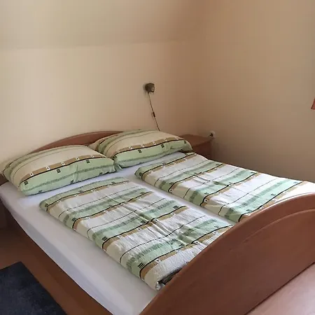 Katalin Apartmanhaz 佐洛卡罗斯