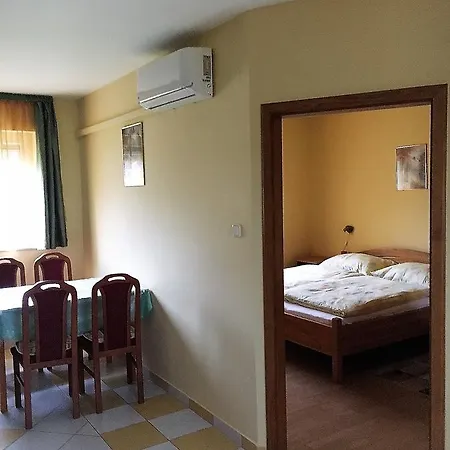 公寓 Katalin Apartmanhaz 佐洛卡罗斯