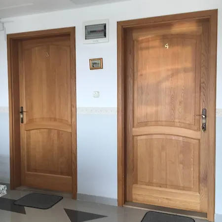 Katalin Apartmanhaz شقة