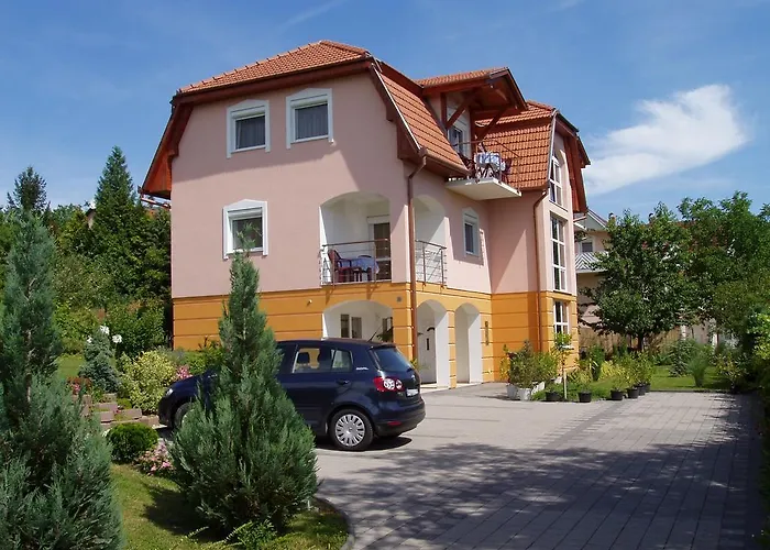 شقة Katalin Apartmanhaz *