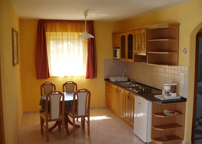 شقة Katalin Apartmanhaz
