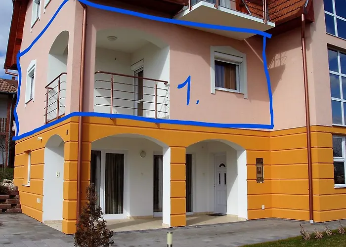Katalin Apartmanhaz شقة *