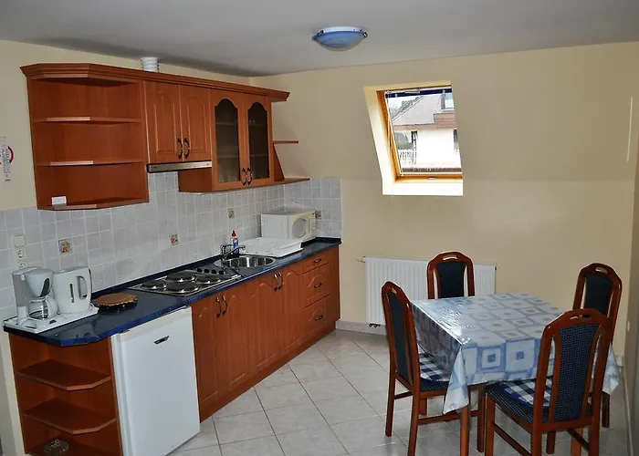 Katalin Apartmanhaz زلاكاروس