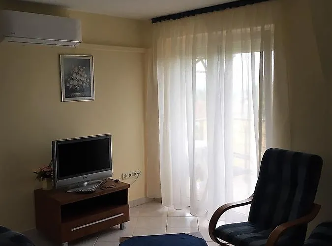 Katalin Apartmanhaz شقة