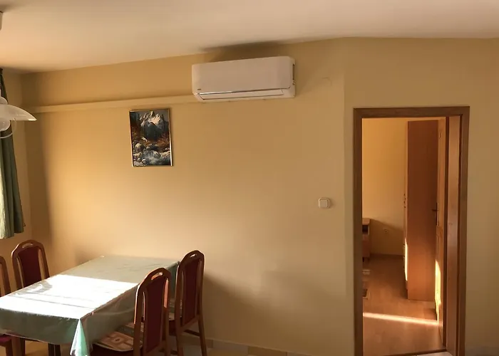 Katalin Apartmanhaz * زلاكاروس