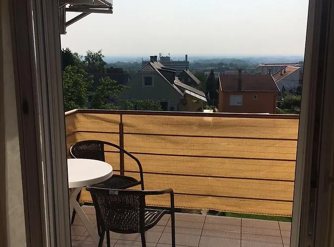 Katalin Apartmanhaz شقة